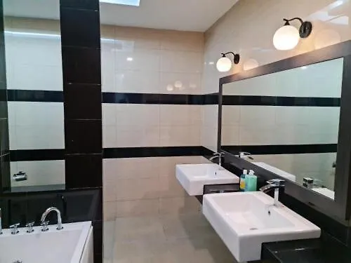 Penang Beach Villa 5 Bedroom 5 Bathroom With Pool And Ktv 바투 페링기